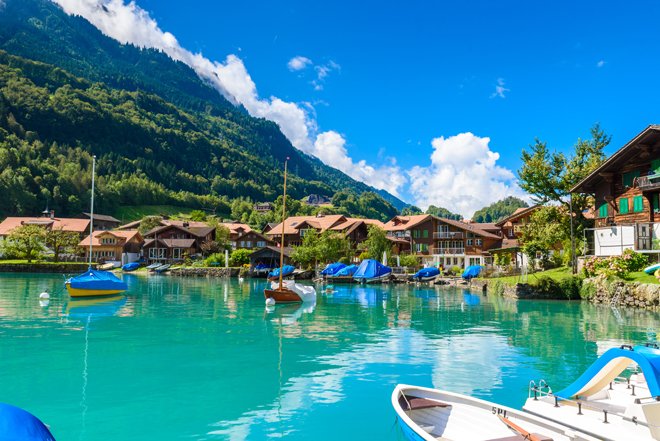 Le Daily Telegraph : Skier en hiver et nager en été : où vivre sur les plus beaux lacs d'Europe ?